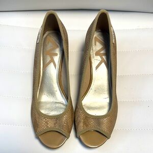 Anne Klein Tan Leather Peep-Toe Heels. Size 7M